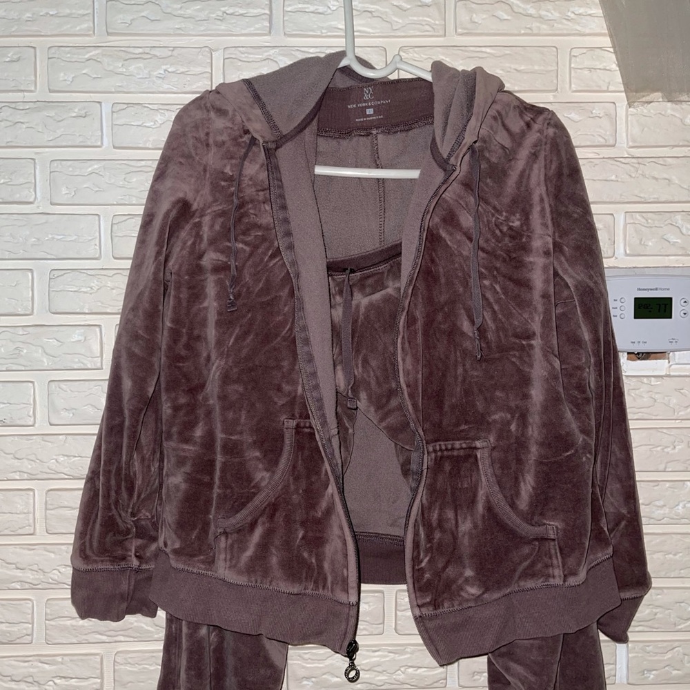 *READ DESCRIPTION* NY&C Velour Tracksuit